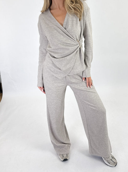 Comfortable Set - Yillian